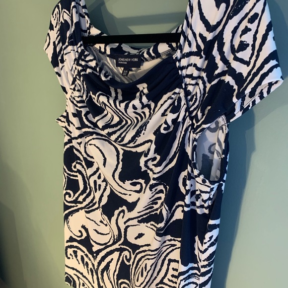 Jones New York Navy/White Print Top - Picture 2 of 5